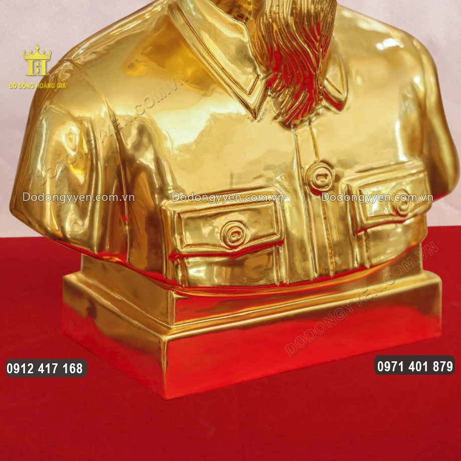 Toàn bộ bề mặt được thếp vàng 9999 vô cùng sang trọng